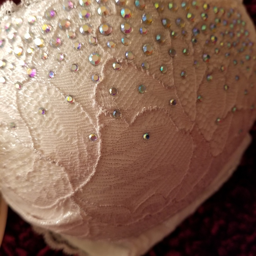 Limited ed. Victoria Secret rhinestone padded bra - Picture 3 of 8